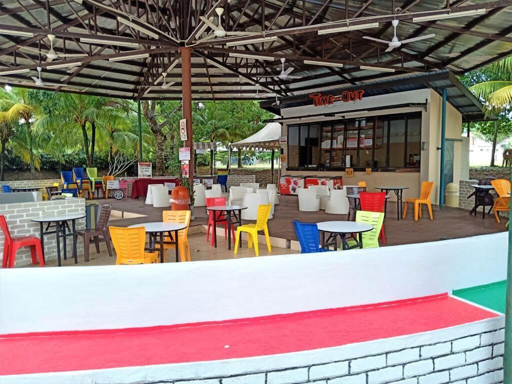 Melaka Top Largest Waterpark Resort - By Youbnb Homestay Melaka Bagian luar foto