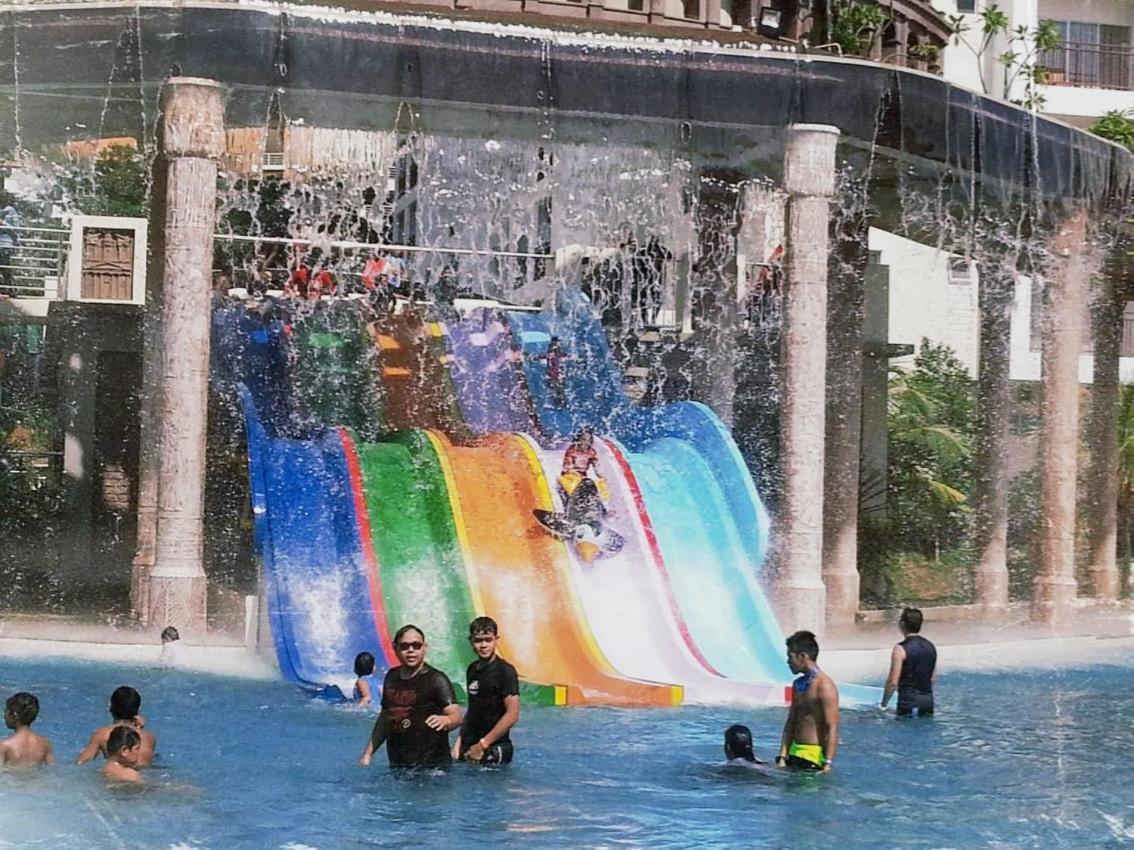 Melaka Top Largest Waterpark Resort - By Youbnb Homestay Melaka Bagian luar foto