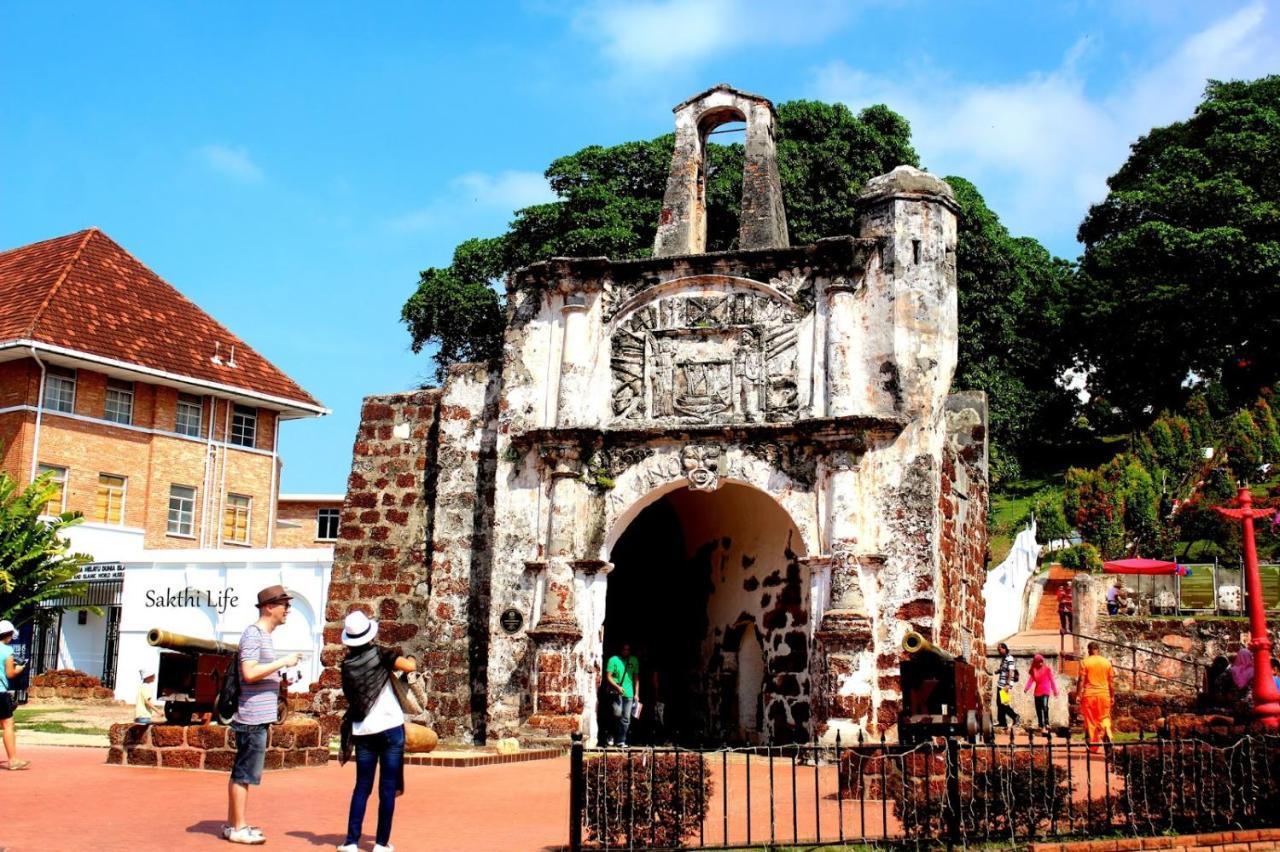 Melaka Top Largest Waterpark Resort - By Youbnb Homestay Melaka Bagian luar foto