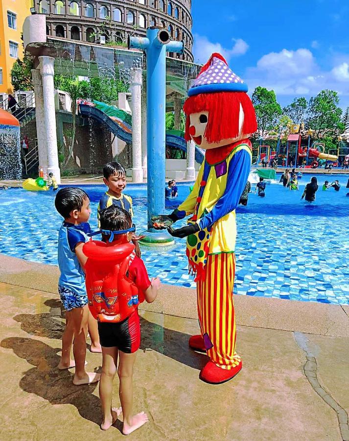 Melaka Top Largest Waterpark Resort - By Youbnb Homestay Melaka Bagian luar foto