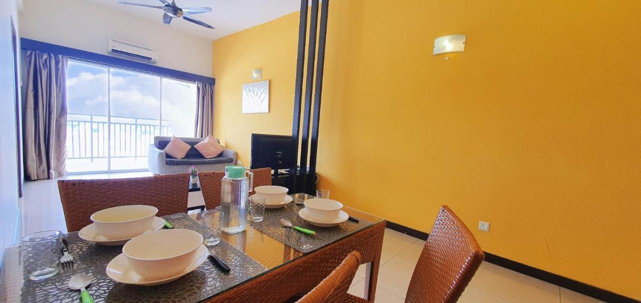Melaka Top Largest Waterpark Resort - By Youbnb Homestay Melaka Bagian luar foto