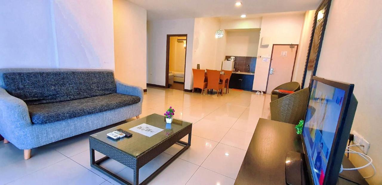 Melaka Top Largest Waterpark Resort - By Youbnb Homestay Melaka Bagian luar foto