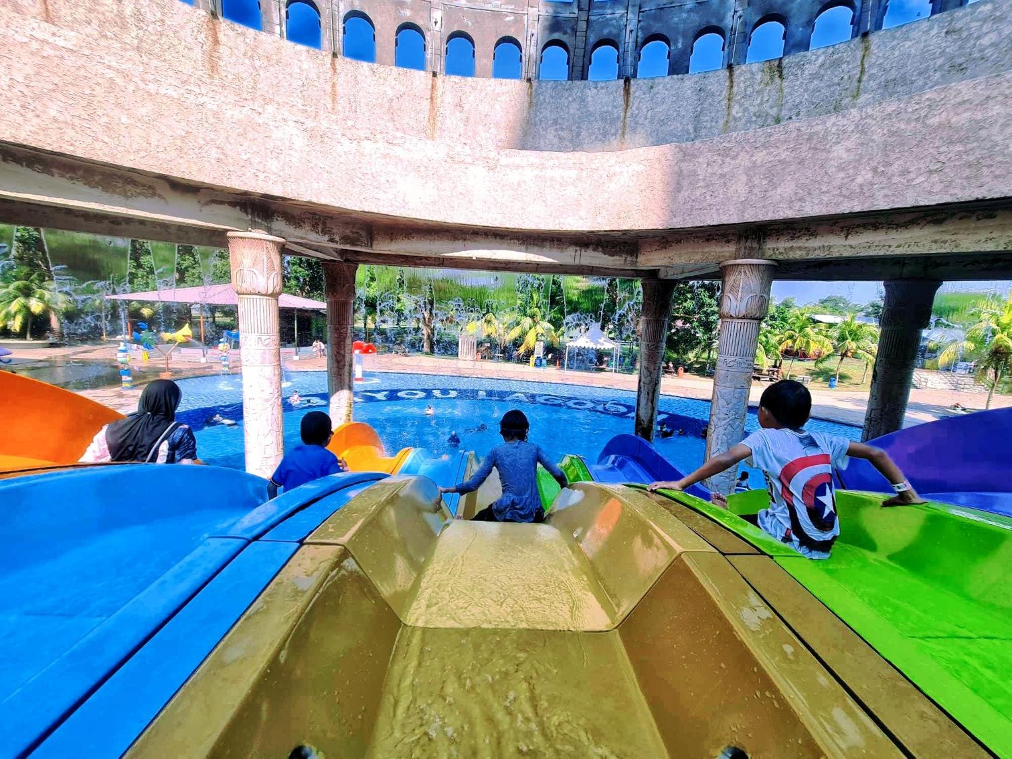 Melaka Top Largest Waterpark Resort - By Youbnb Homestay Melaka Bagian luar foto