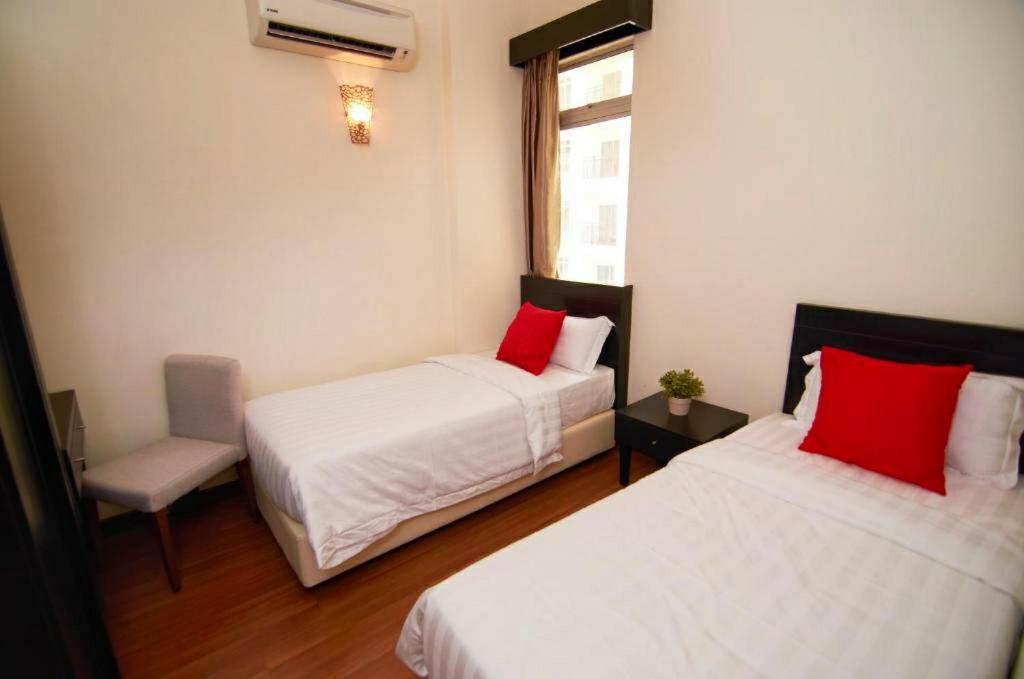 Melaka Top Largest Waterpark Resort - By Youbnb Homestay Melaka Bagian luar foto